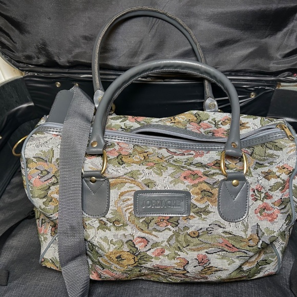 Vintage Suitcase w Matching Carryon - Picture 5 of 5